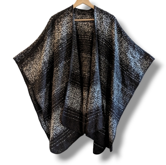 Woven Knit Poncho Shawl Sweater One Size Black White Gray Western Warm Cozy - Picture 1 of 11